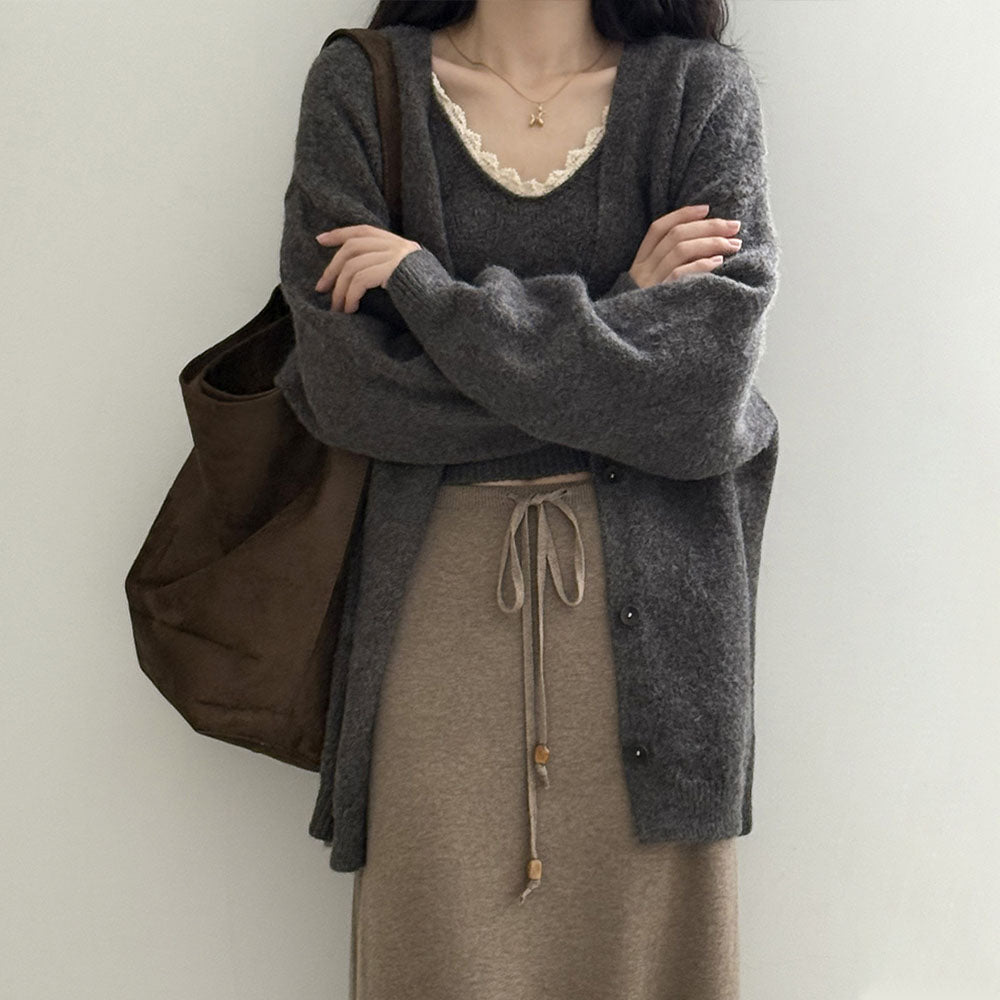 💜新品上架【梨花瑪雅】法式慵懶溫柔高級柔軟包覆修飾身型針織兩件套上衣(三色)