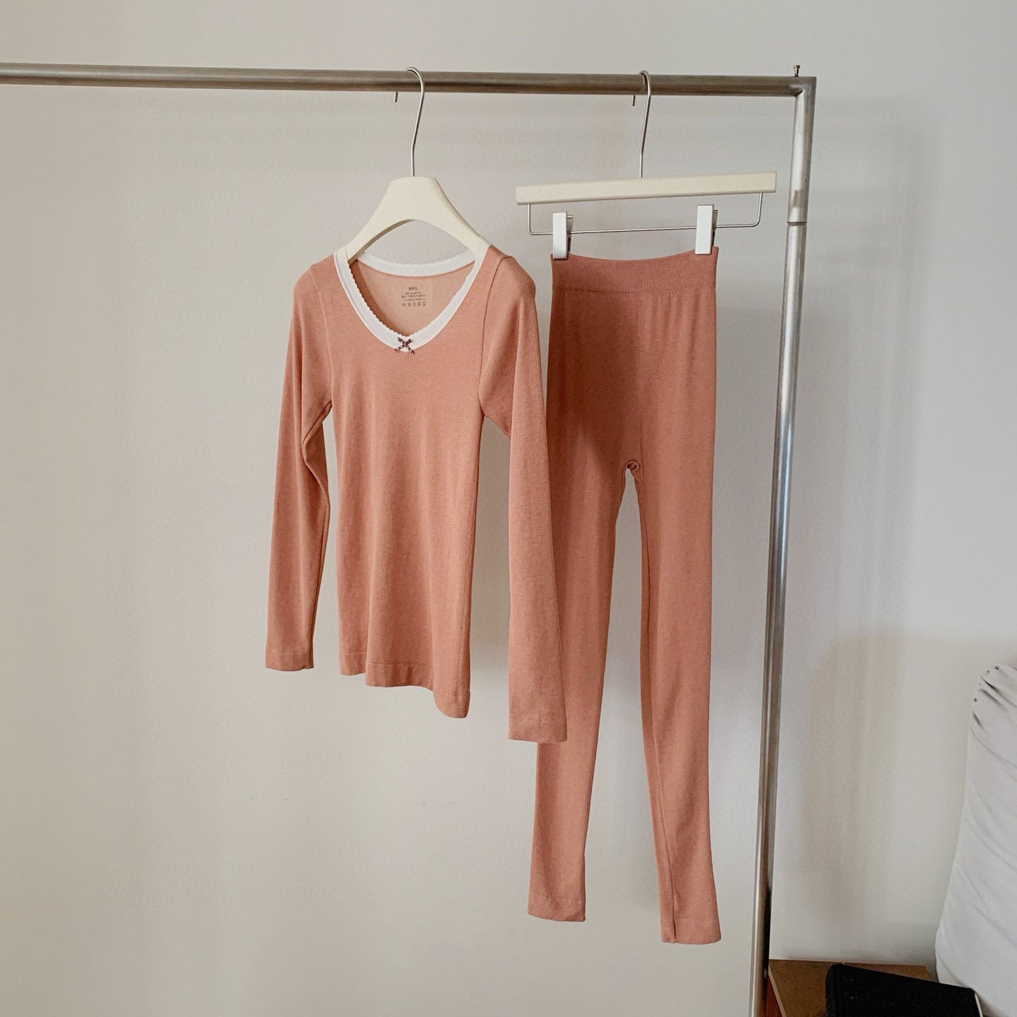 🆕新品上架💖【梨花瑪雅】🐏綿羊毛輕盈舒適V領合身發熱套裝(6色)