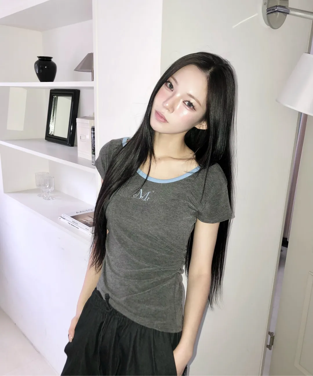 🆕新品上架💖【梨花娘】韓國品牌 Muscent Viola露肩不對稱撞色抓皺彈力短T(2色)