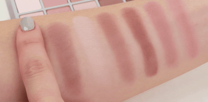 11月新品🔥rom&amp;nd × ZOA&amp;FRIENDS  GD貓咪限量聯名十色眼影盤（贈迷你四色眼影盤）韓國連線