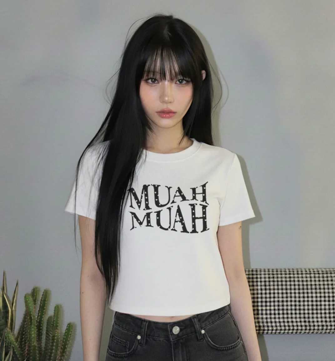 🆕新品上架【梨花娘】💗 韓國 MUAH MUAH 甜酷顯瘦！愛心刺繡柔膚短版修身棉質T恤(4色)