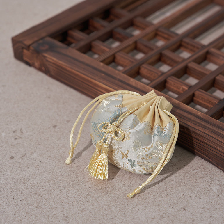 韓國新品上架【梨花娘】🐾BAILEY 🐶韓系流蘇小福袋寵物香香包(2色)