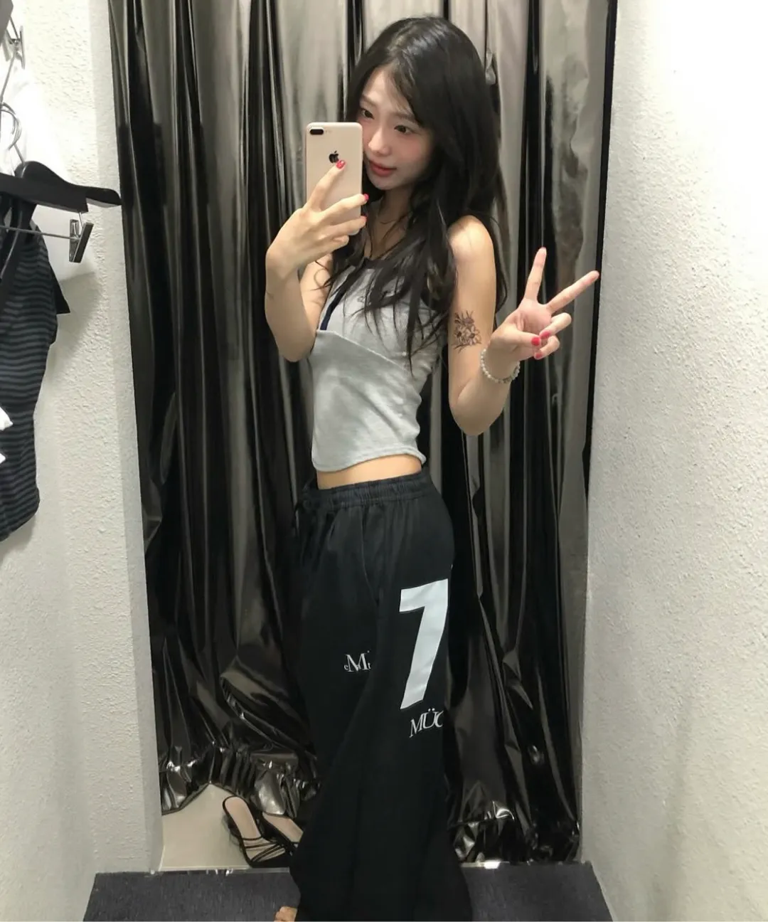 🆕新品上架💖【梨花娘】韓國品牌 Muscent 顯瘦親膚撞色鈕釦短版羅紋刺繡LOGO背心(6色)