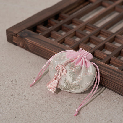 韓國新品上架【梨花娘】🐾BAILEY 🐶韓系流蘇小福袋寵物香香包(2色)