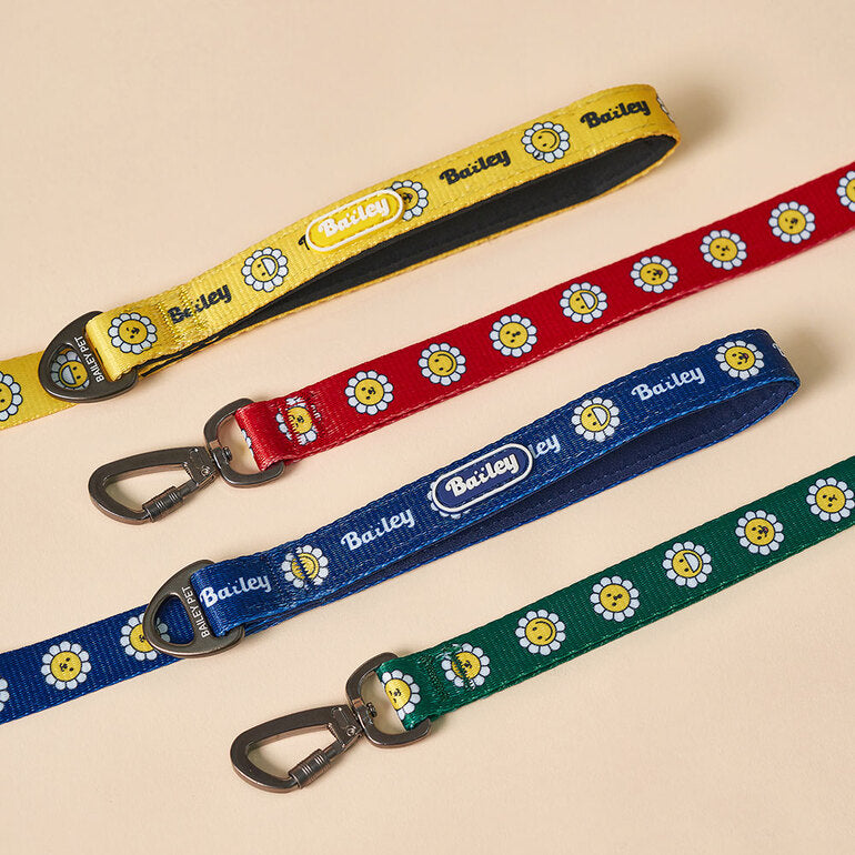 韓國新品上架【梨花娘】🐾BAILEY 🐶秋冬新品 飽合亮色花朵微笑寵物牽繩(4色)