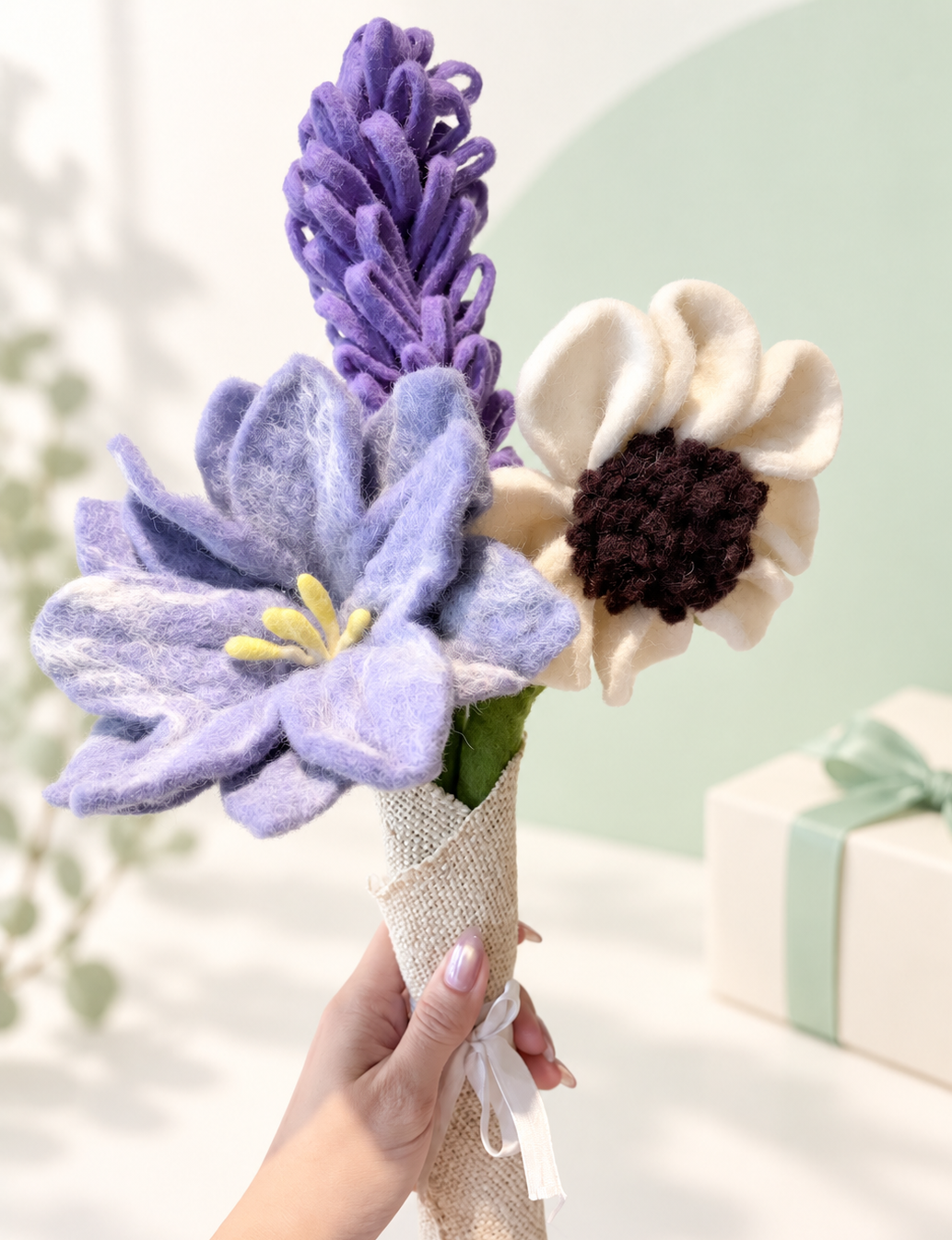 💐新品上架【LIHUA MAYA】100%紐西蘭羊毛製作🪻紫霧花語不凋純手工製作花束｜43cm・3朵花・送禮首選・寵物兒童友善