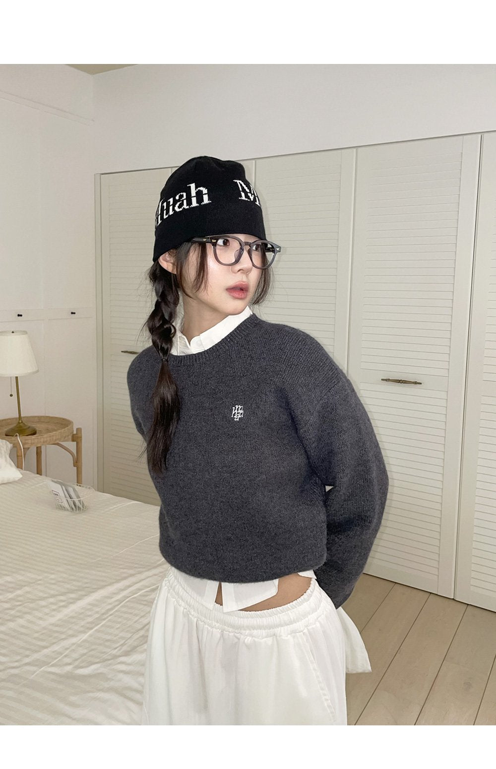 muahmuah 자수 로고 라운드 넥 벨트 스웨터