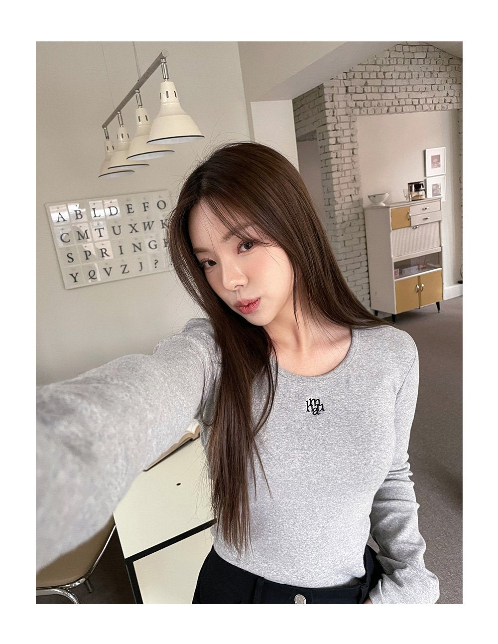 韓國 muahmuah  刺繡LOGO  U領彈力棉 長袖T恤  (現貨+預購)