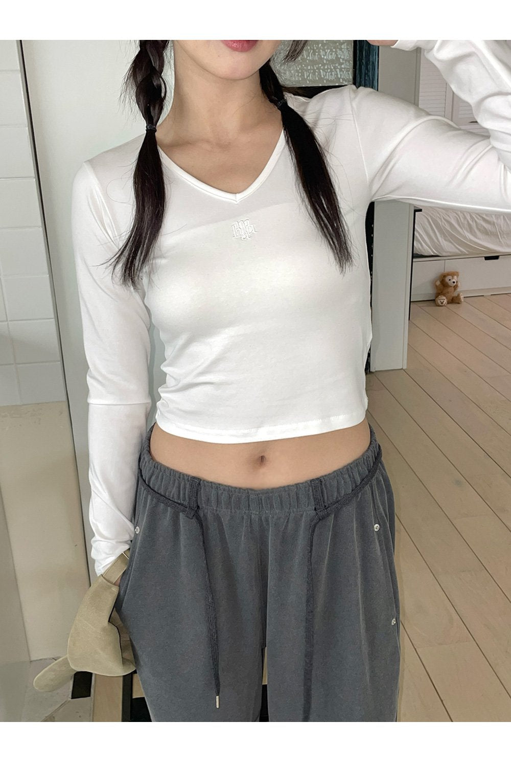 韓國 muahmuah 刺繡LOGO縫線  V領  長袖T恤  (現貨+預購)