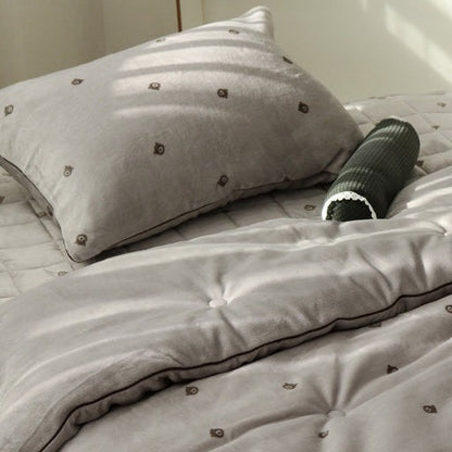 🆕新品上架【梨花娘】💖正韓熱賣🏆特殊特殊超細纖維棉柔軟保暖輕盈熊熊刺繡冬被(3色)🐻💖韓國連線