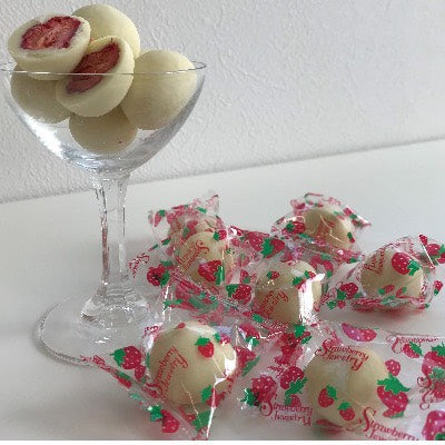 💜新品上架【梨花娘】🍓 日本春日堂 凍乾草莓巧克力〔135g〕(限量每個口味30包、大約1月初到貨)