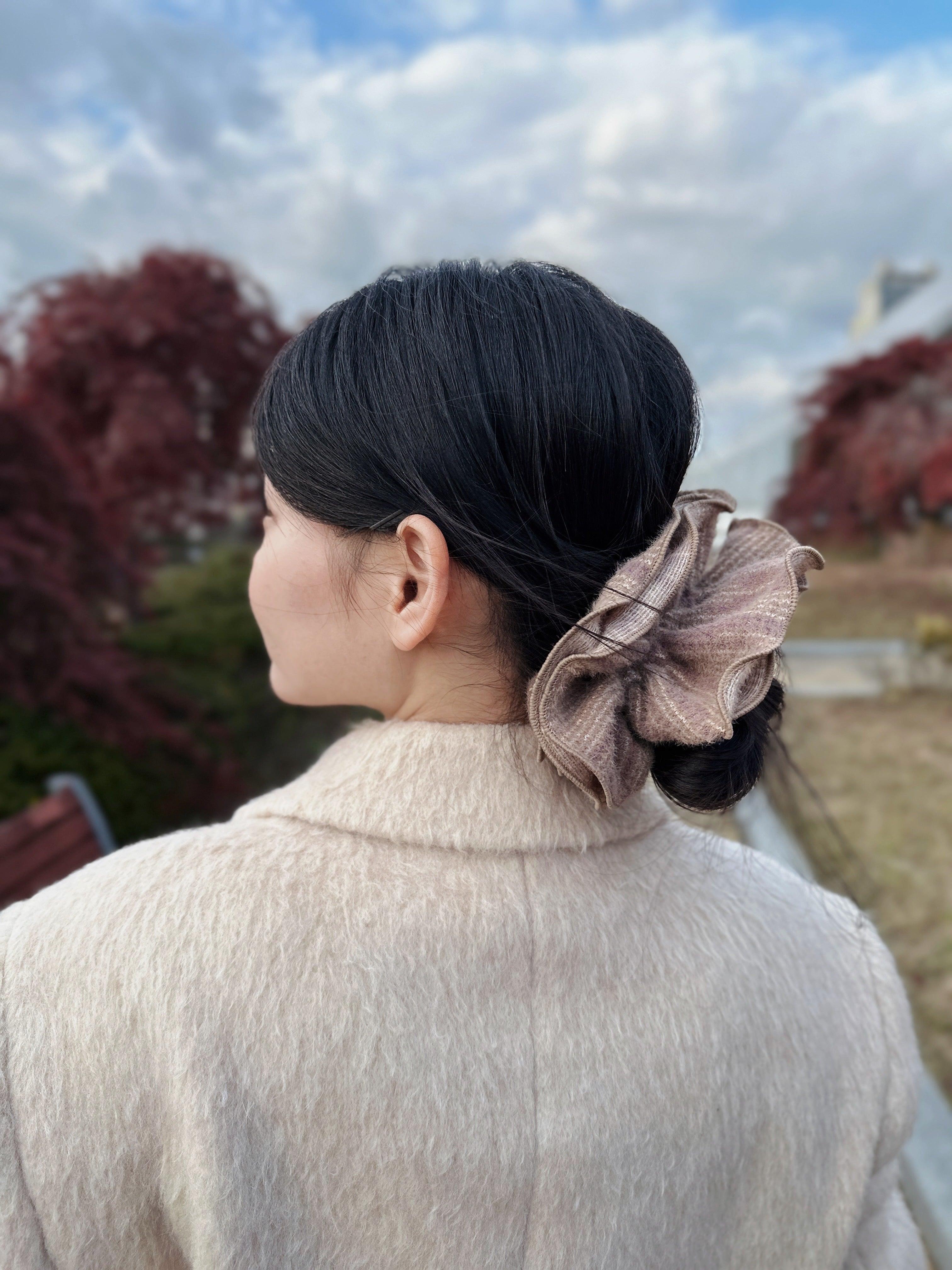 😍新品上架【梨花娘】手工製雙層格紋毛呢氣質高級感花瓣鬆弛感大髮圈(2色) 韓國連線