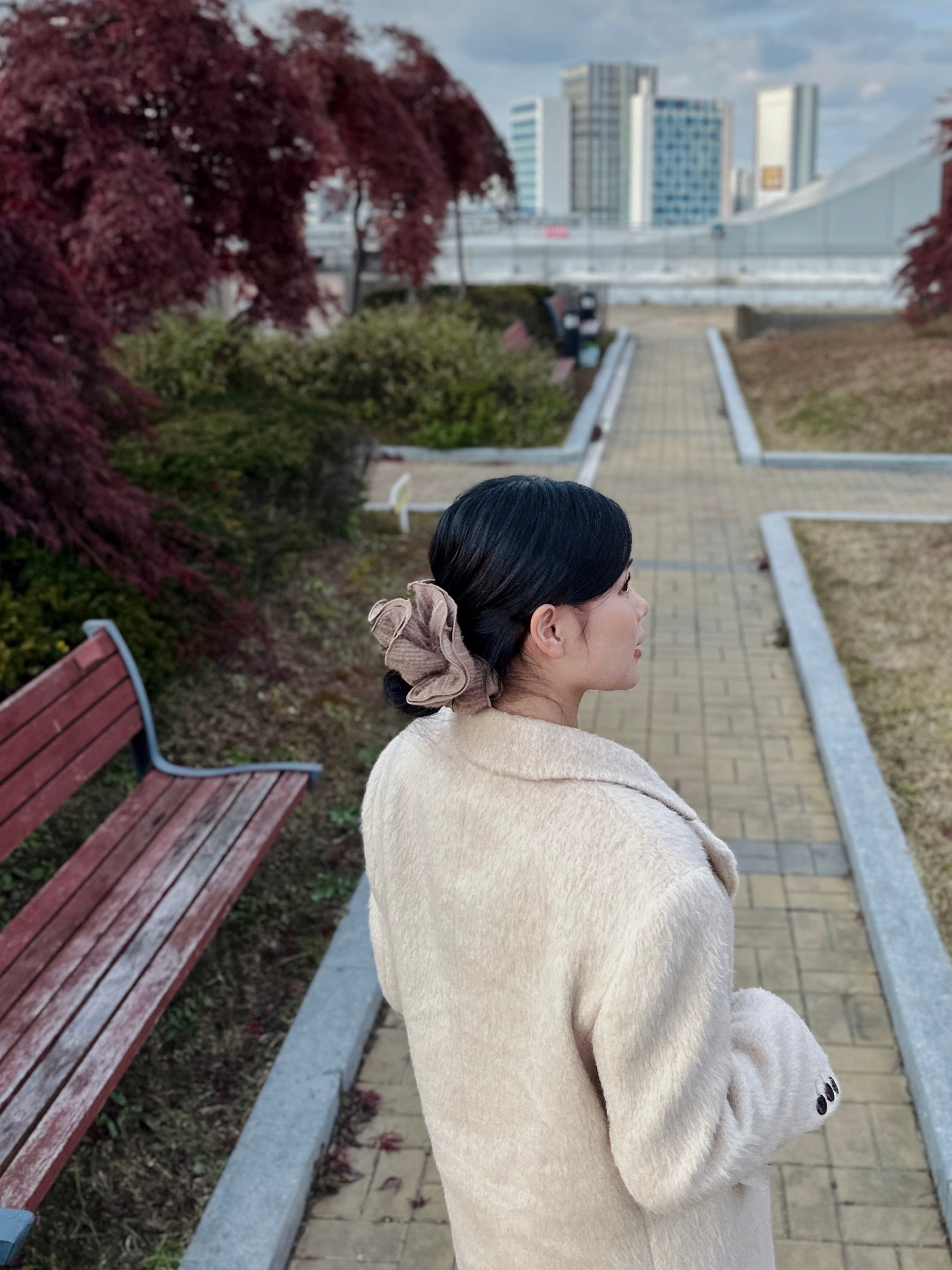 😍新品上架【梨花娘】手工製雙層格紋毛呢氣質高級感花瓣鬆弛感大髮圈(2色) 韓國連線