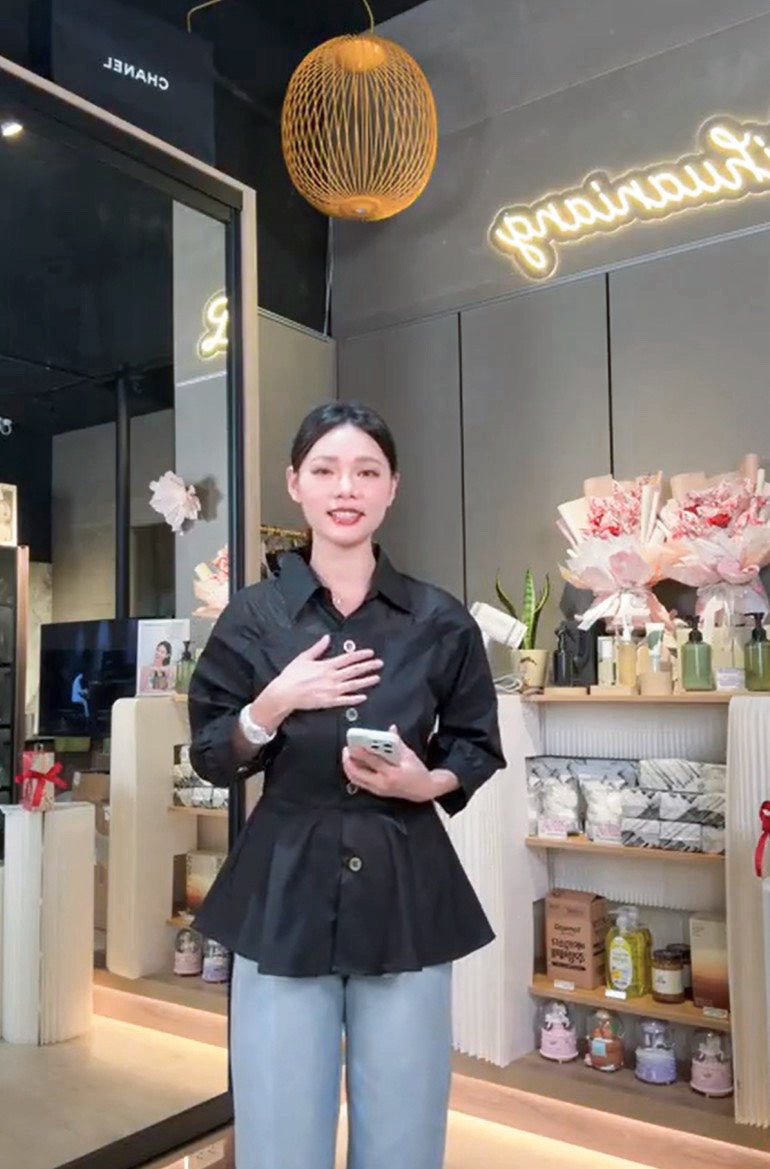 💖New Arrival [Lihua Maya] Custom Design, Stunning Sheer Hem, Classic Slim-Fit Shirt (Three Colors) 