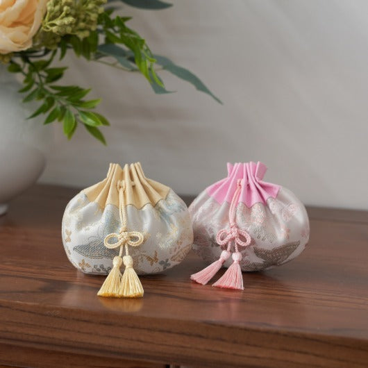 韓國新品上架【梨花娘】🐾BAILEY 🐶韓系流蘇小福袋寵物香香包(2色)