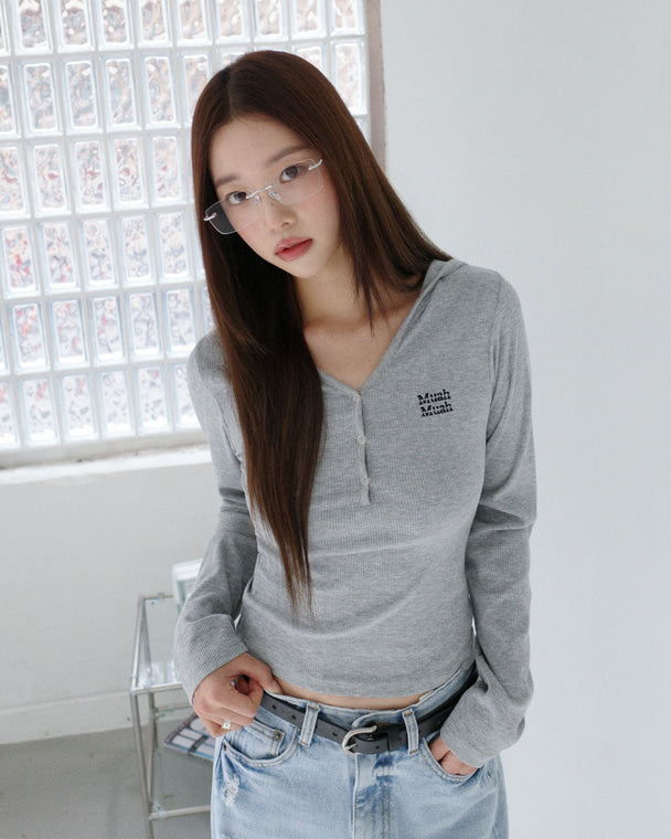 💖韓國暢銷品牌MUAHMUAH 💕新品上市 針織連帽V領排釦修身舒適高彈力針織氣質上衣 (6色)