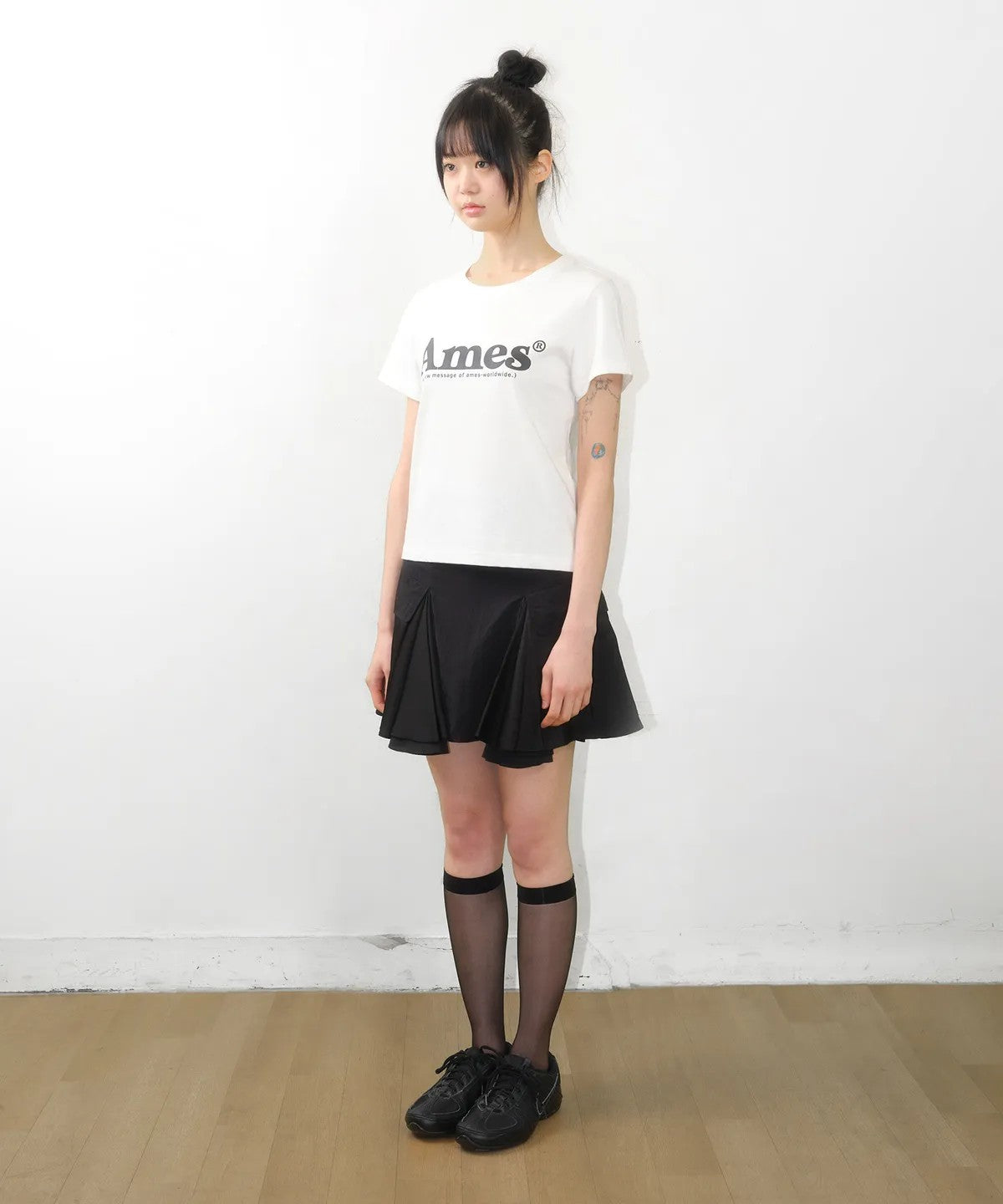 💜新品上架【梨花娘】韓系極簡字母Logo修身短T｜Ames顯瘦氣質百搭上衣、情侶穿搭(S~L)10色