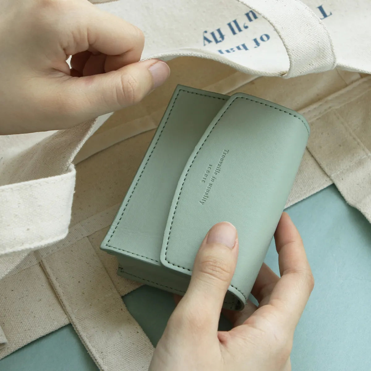 新品上架【梨花娘】ICONIC韓國Journey 防潑水可掛釦鑰匙圈六色卡片復古小方包💕