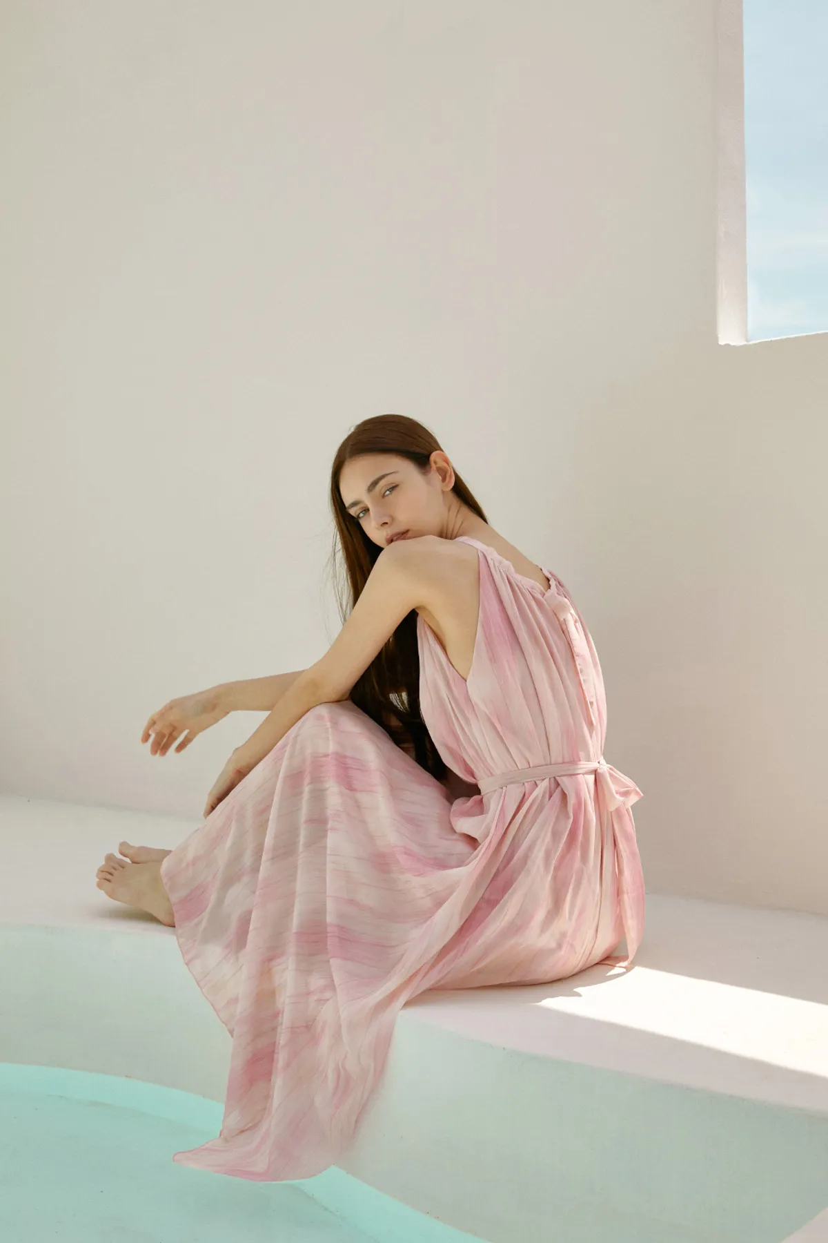 🆕新品上架【梨花娘】韓國品牌LIMOARE💕Floria 浪漫暈染水彩花漾綁帶長版連身裙