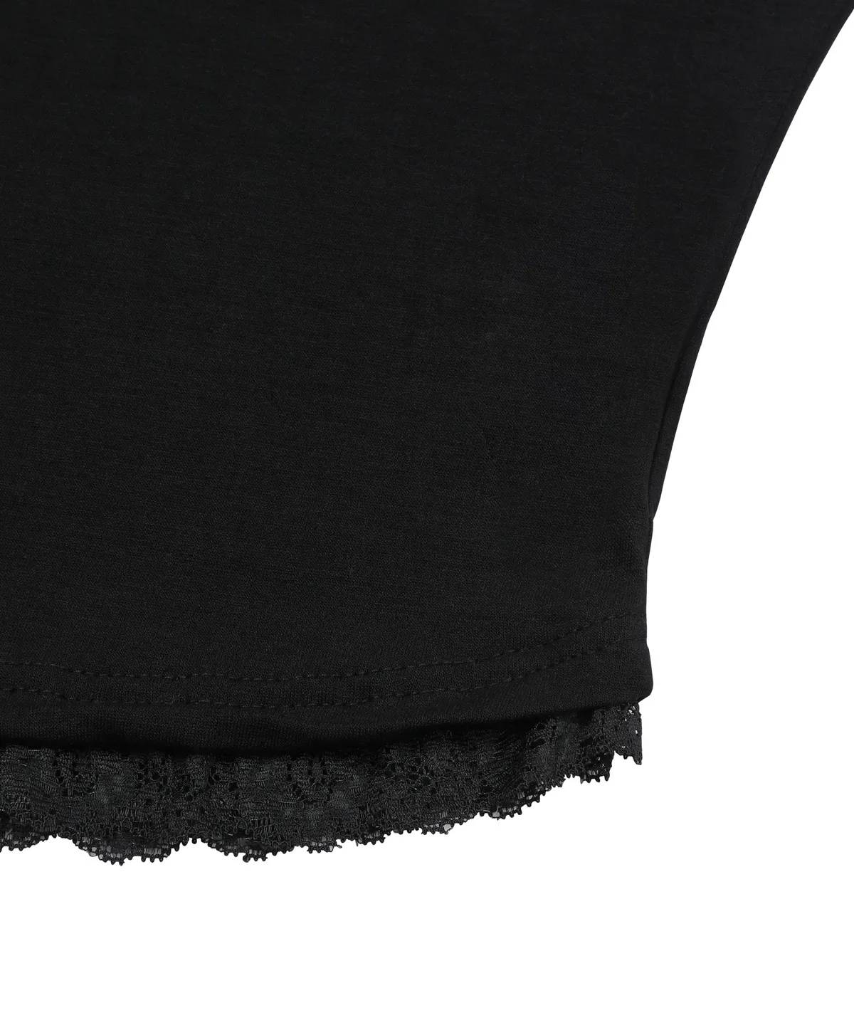 🆕新品上架 💖韓國暢銷品牌MÜCENT V領蕾絲刺繡LOGO修身圓弧下擺短版 T-shirt(3色)