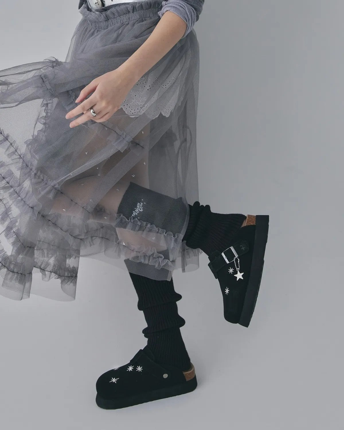 💕新品上架【梨花娘】🔥韓國IG爆紅熱銷前3鞋款 Ozzie 與 Lofa Seoul 聯名麂皮穆勒鞋