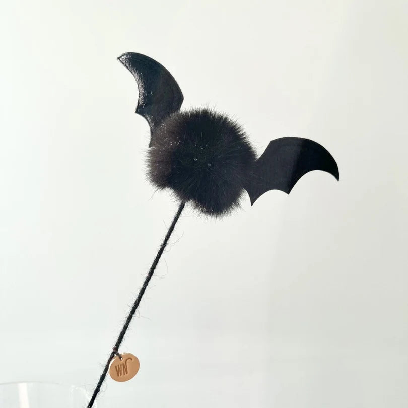 🆕新品上架【梨花娘】💖韓國品牌 WETNOSE  🎃萬聖節限定🦇吸血蝙蝠魔杖逗貓棒(手工製作，等待期約10~15天)