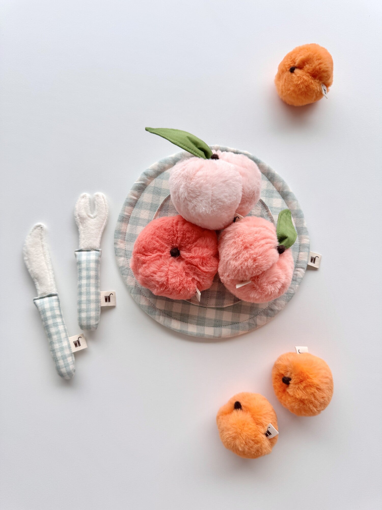 🆕新品上架【梨花娘】🌾韓國高端品牌 WETNOSE 韓系草綠格紋慢食嗅覺墊・微醺貓薄荷刀叉玩具三件組(手工製作，等待期約10~15天)