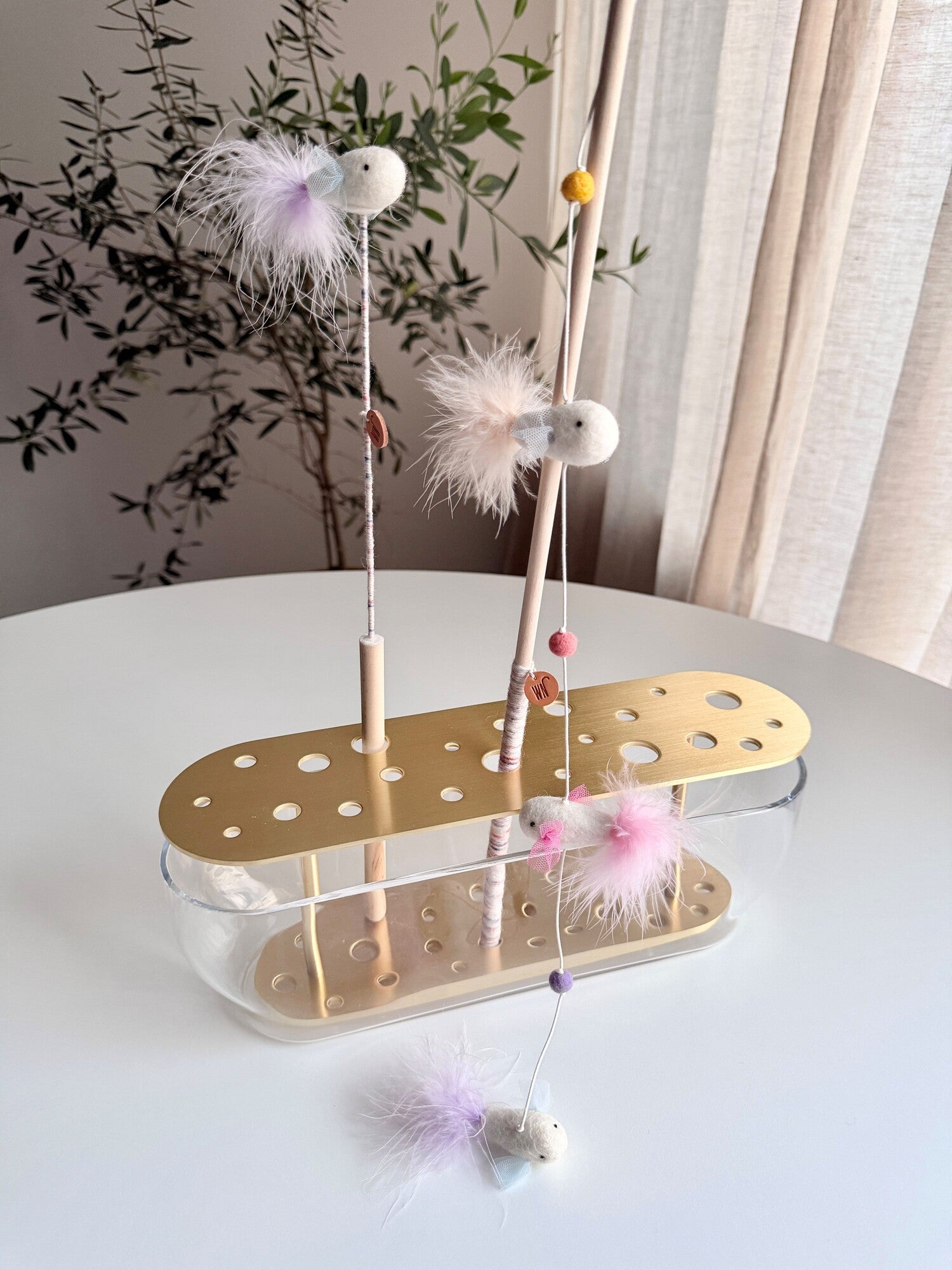 🆕新品上架【梨花娘】💖韓國品牌 WETNOSE  彩虹小魚派對逗貓棒玩具(手工製作，等待期約10~15天)