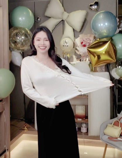 🆕新品上架💖【梨花瑪雅】☕優雅V領睫毛蕾絲細節美感針織罩衫上衣(2色)