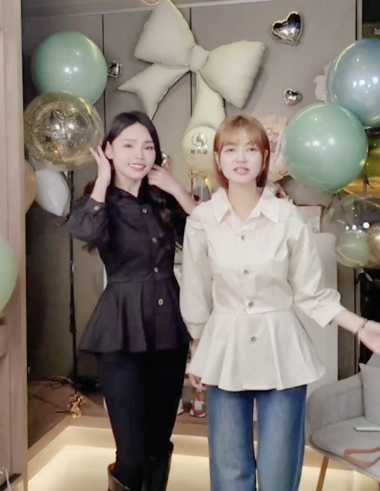 💖新品上架【梨花瑪雅】自訂款韓國設計挺感絕美透膚傘擺經典修身襯衫(三色)限量販售